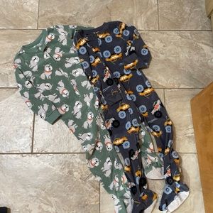 Size 5 fleece footed pajamas